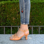 Sandalia Leire Naranja Tacón 7 cm - Imagen 3