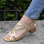 Reserva Pre-venta Sandalia Aethelia Gold Tacón 4cm - Imagen 2